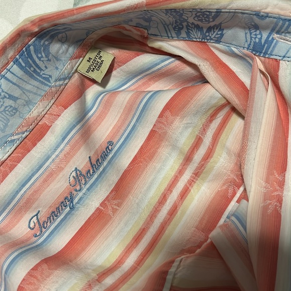 Button down - Picture 2 of 3